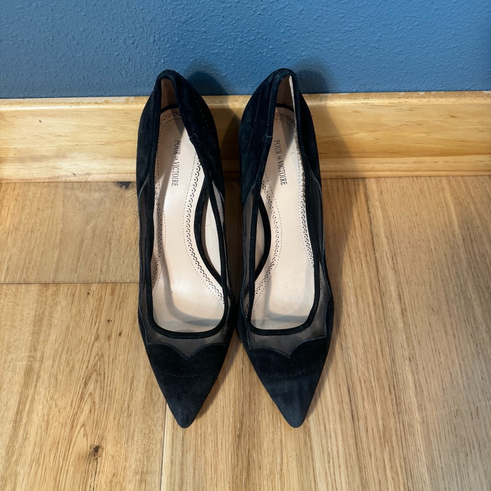 Pour La Victoire Black Suede 4” Heels with Scalloped Mesh Detailing size 9 - Picture 6 of 9